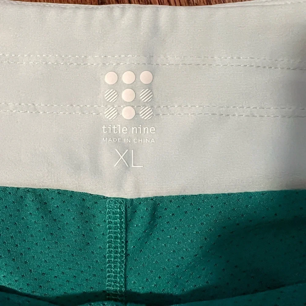 NEW Title Nine | Nimblene Skirt Green Blue Layer Laser Cut Out Zip Pocket‎ Sz XL - Picture 4 of 8